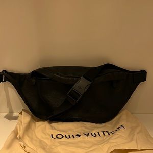Louis Vuitton Discovery Bum Bag